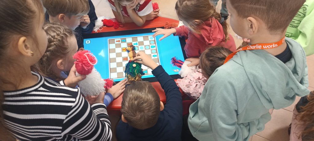 nowe gabloty ekspozycyjne i sprzęt multimedialny dla muzeum regionalnego w jaśle