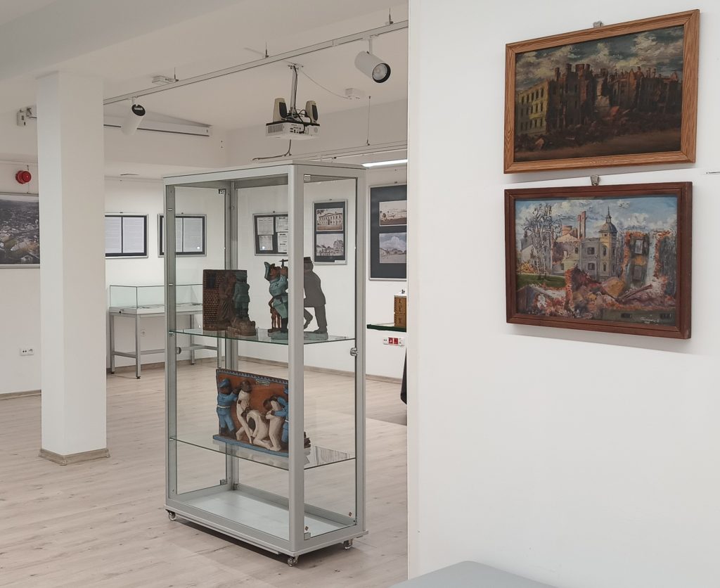 nowe gabloty ekspozycyjne i sprzęt multimedialny dla muzeum regionalnego w jaśle