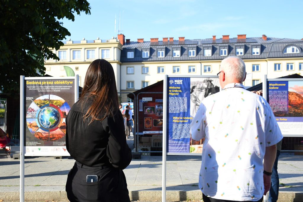 „sedona przez obiektyw” – wyjątkowa podróż przez kolory, historię i duchowość arizony