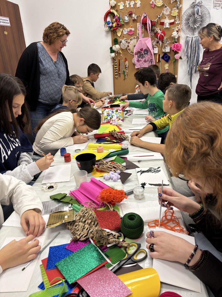 "kolaże kleimy" - warsztaty kreatywne wokół jaremy