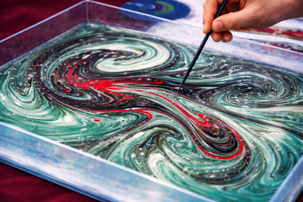 warsztaty ebru - tradycyjna technika malowania na wodzie